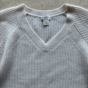 Club Monaco V-Neck Cashmere Sweater in Cream size-Small NWOT